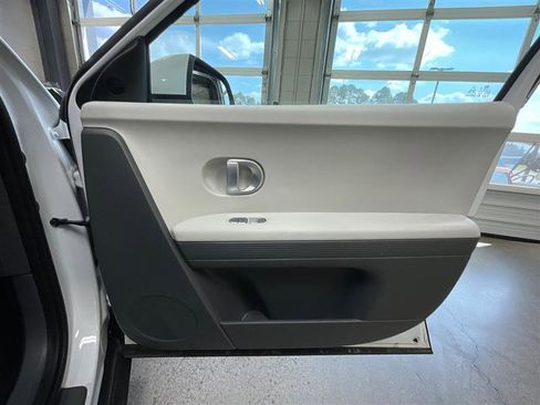 Used 2024 Hyundai Ioniq 5 SE image 22