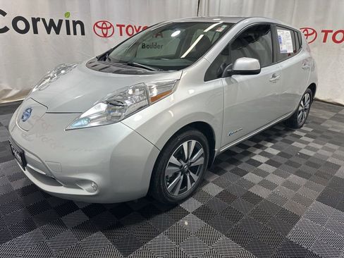 Used 2017 Nissan Leaf SV image 3