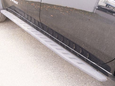 Used 2022 GMC Sierra 3500 AT4 image 32