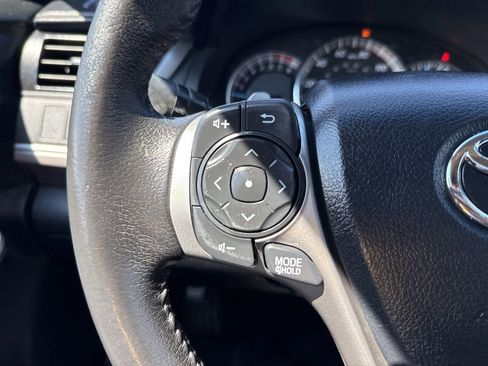 Used 2012 Toyota Camry SE w/ Leather Pkg FWD image 19