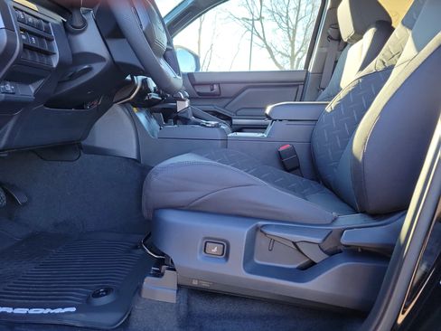 New 2025 Toyota Tacoma SR5 image 17