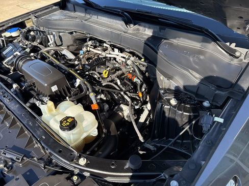 Used 2022 Ford Explorer XLT w/ Equipment Group 202A image 31