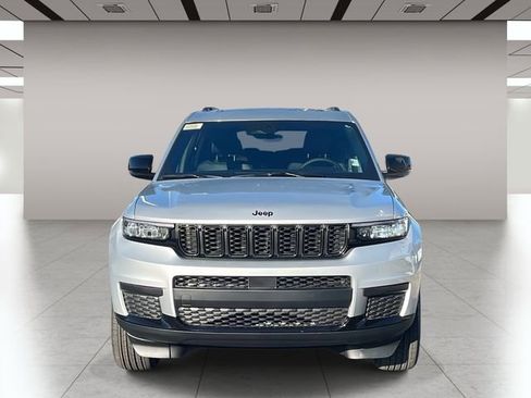 New 2025 Jeep Grand Cherokee L Altitude image 9