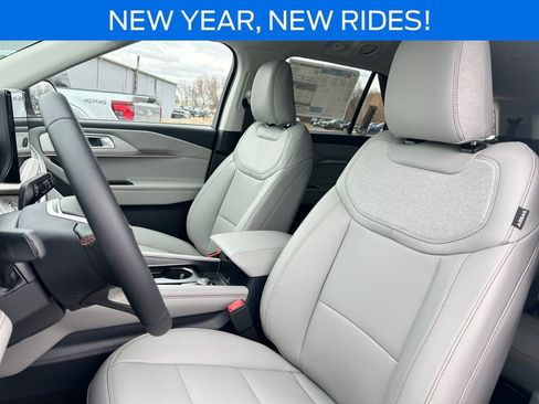 New 2026 Ford Explorer Active image 16