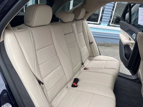 Used 2020 Mercedes-Benz GLE 350 GLE 350 4MATIC Sport Utility 4 w/ Premium Package image 26