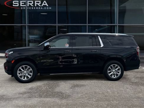 Used 2023 Chevrolet Suburban Premier w/ Advanced Technology Package AWD/4WD image 2