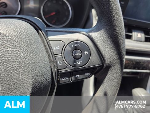 Used 2022 Toyota RAV4 XLE w/ Convenience Package FWD image 12