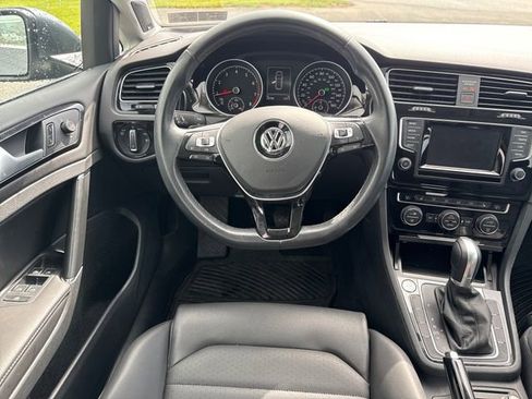 Used 2015 Volkswagen Golf S FWD image 19