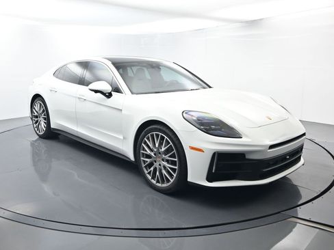 Certified 2025 Porsche Panamera image 16