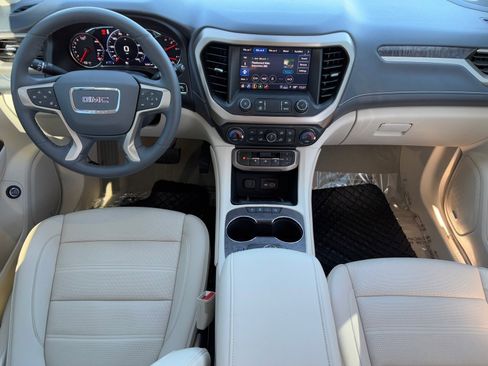 Used 2023 GMC Acadia Denali w/ Denali Technology Package image 12