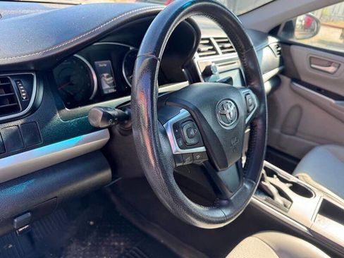 Used 2016 Toyota Camry SE image 12