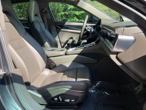 Used 2021 Porsche Panamera RWD image 21