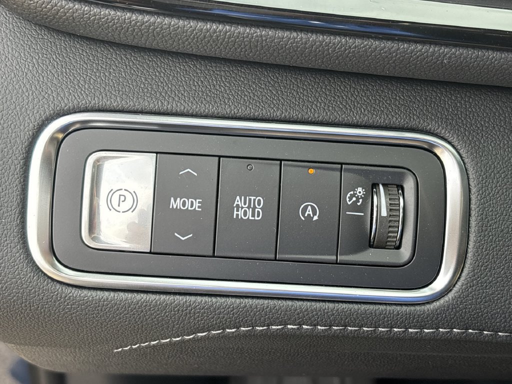 Certified 2025 Buick Enclave Preferred w/ Super Cruise Package FWD image 25