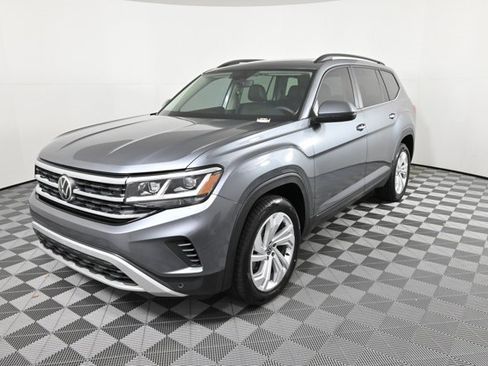 Certified 2023 Volkswagen Atlas SE w/ Panoramic Sunroof Package image 2