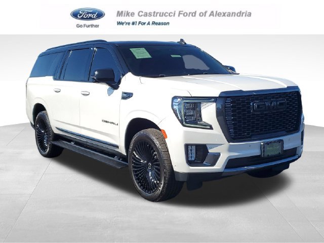Used 2023 GMC Yukon XL Denali Ultimate AWD/4WD image 1