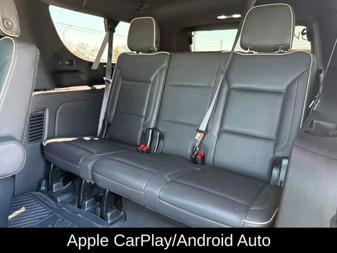 Used 2023 Chevrolet Suburban Premier image 11