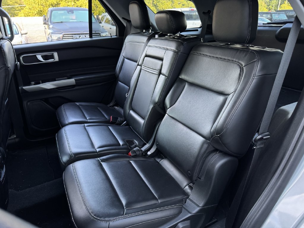 Used 2023 Ford Explorer XLT w/ Equipment Group 202A AWD/4WD image 24