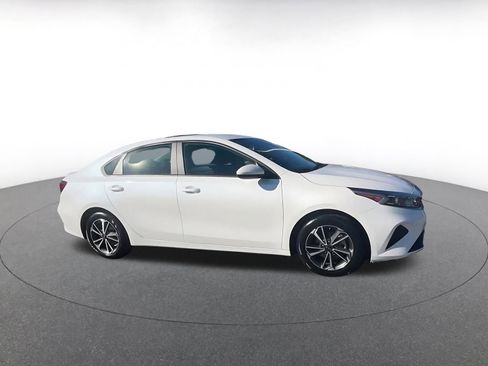 Used 2023 Kia Forte LXS image 2