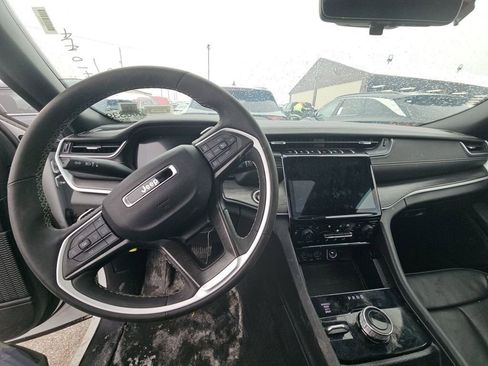 Used 2024 Jeep Grand Cherokee L Limited w/ Luxury Tech Group II image 10