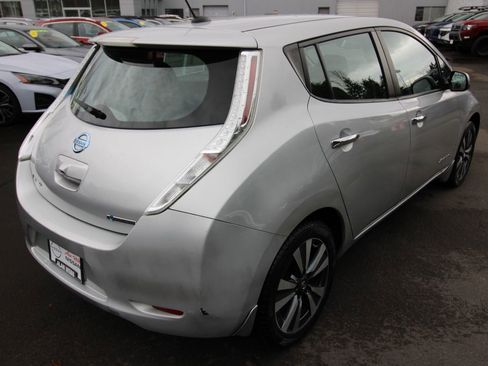 Used 2016 Nissan Leaf SV image 3
