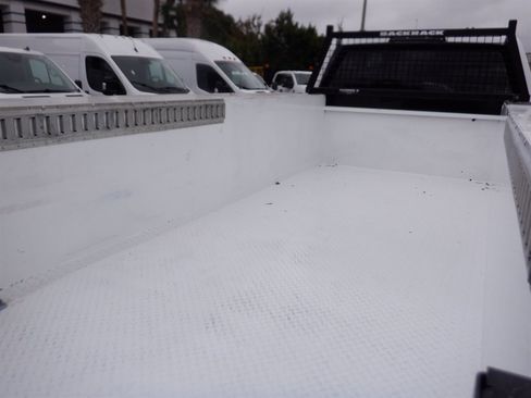 Used 2022 Ford F550 4x4 Crew Cab Super Duty w/ Power Equipment Group image 7