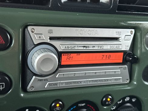 Used 2010 Toyota FJ Cruiser 4WD image 18