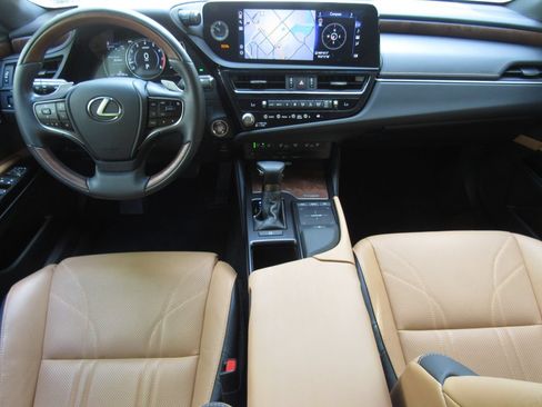 Used 2022 Lexus ES 350 w/ Luxury Package FWD image 32