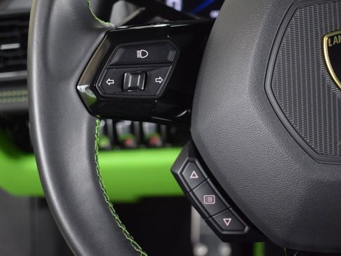 Used 2020 Lamborghini Huracan EVO image 27