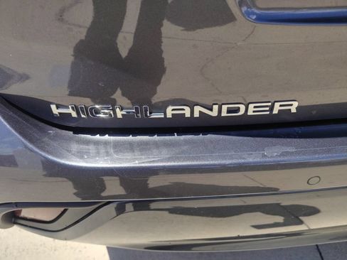 Used 2022 Toyota Highlander Limited AWD/4WD image 25