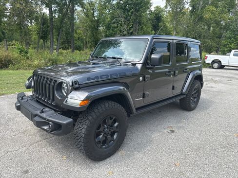 Used 2019 Jeep Wrangler Unlimited Sahara w/ Quick Order Package 24M Moab AWD/4WD image 2