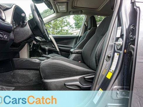Used 2018 Toyota RAV4 XLE FWD image 18