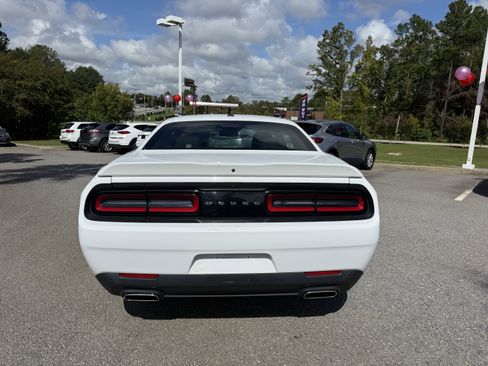 Used 2022 Dodge Challenger GT image 4