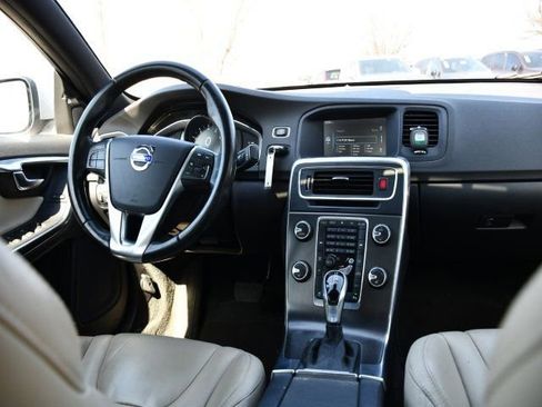 Used 2015 Volvo S60 T5 Premier image 16