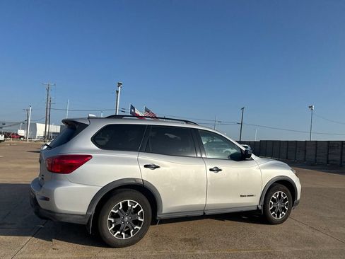 Used 2019 Nissan Pathfinder SV w/ Rock Creek Edition AWD/4WD image 17