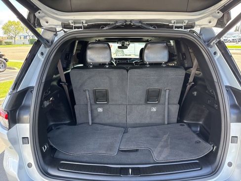 Used 2023 Jeep Grand Cherokee L Laredo image 6