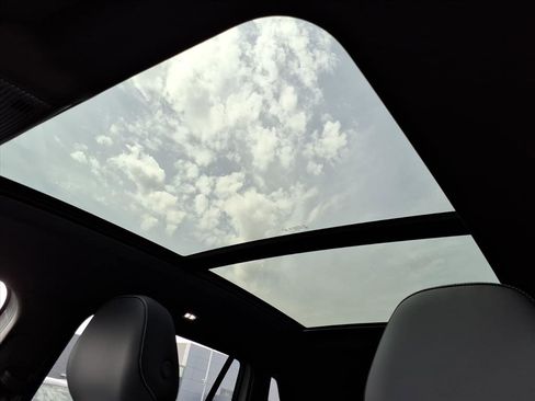 New 2026 Volkswagen Tiguan SE R-Line image 10