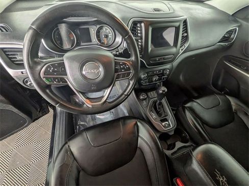 Used 2020 Jeep Cherokee Latitude Plus image 11