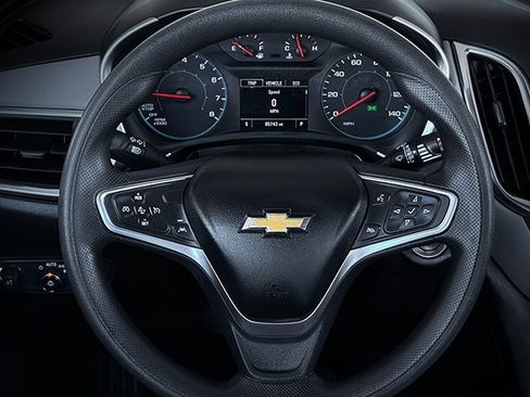 Used 2022 Chevrolet Equinox LS image 10