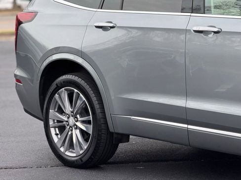 Used 2023 Cadillac XT6 Premium Luxury image 9