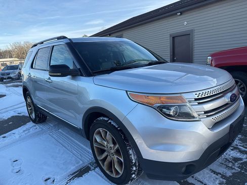 Used 2011 Ford Explorer XLT w/ 202A Rapid Spec Order Code image 6