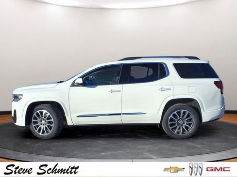 Used 2022 GMC Acadia Denali image 2