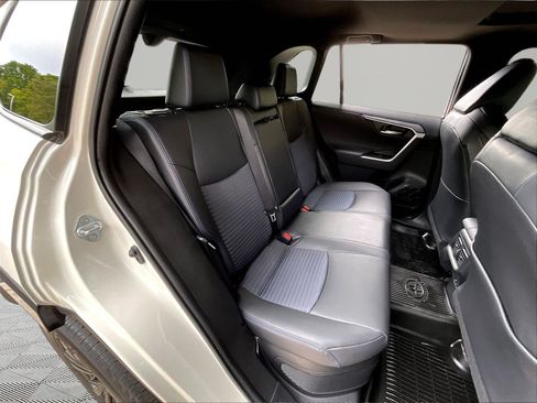 Used 2022 Toyota RAV4 XSE AWD/4WD image 25