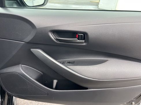 Used 2022 Toyota Corolla LE image 31