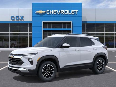 New 2026 Chevrolet TrailBlazer LT FWD image 2