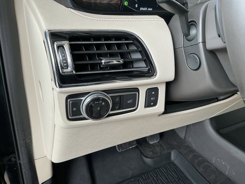 Used 2021 Lincoln Navigator Reserve w/ Luxury Package image 26