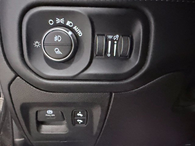 Used 2020 RAM 1500 Limited AWD/4WD image 40