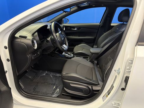 Used 2023 Kia Forte GT-Line w/ GT-Line Premium Package image 12