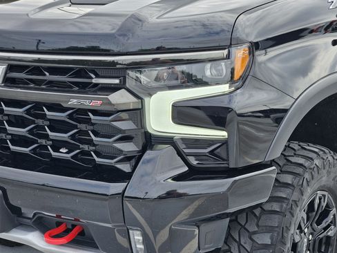 Used 2022 Chevrolet Silverado 1500 ZR2 w/ Technology Package AWD/4WD image 11