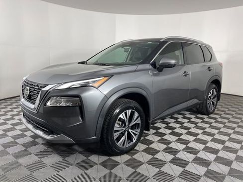 Used 2021 Nissan Rogue SV w/ Premium Package image 5