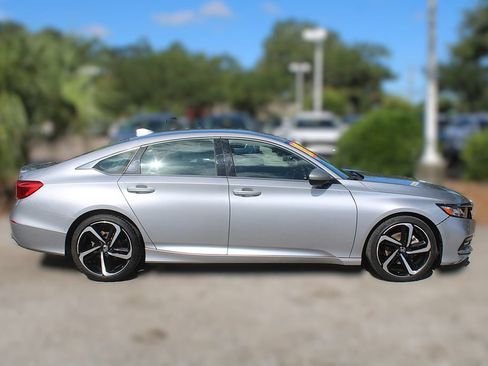 Used 2018 Honda Accord Sport image 7